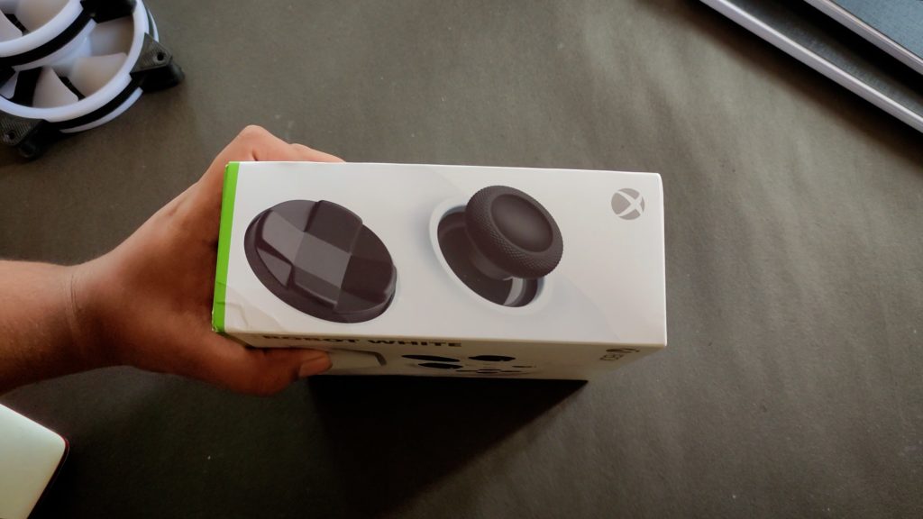 Xbox wireless controller box left side